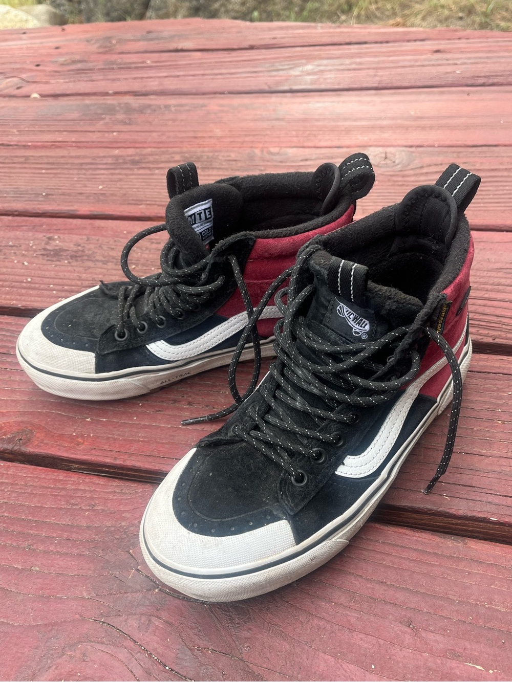 Vans Sk8-Hi High-Top Sneakers MTE winter version - Black & Burgundy